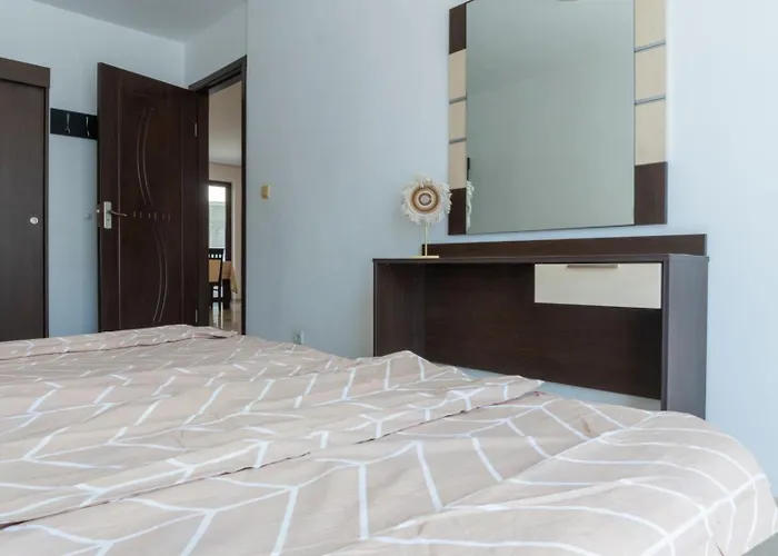 делукс лазур بوموري