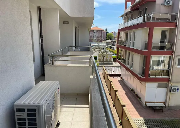 شقة делукс лазур بوموري