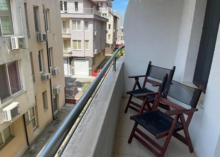 делукс лазур شقة *