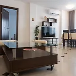 делукс лазур Lägenhet Pomorie